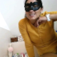 After asking us to worship her ass, a masked German girl takes a piss and a huge, long shit into a bath tub. She wipes her ass, shows us the dirty TP, and product in the tub. Presented in 720P HD. About 10.5 minutes.